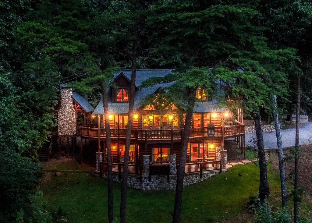 Blue Ridge, Georgia, 30513, United States, 4 Bedrooms Bedrooms, ,4 BathroomsBathrooms,Residential,Active,1998761