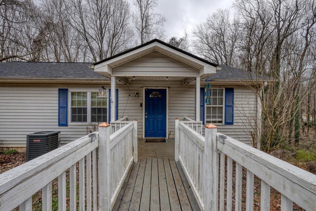 435 Pine Crest Circle