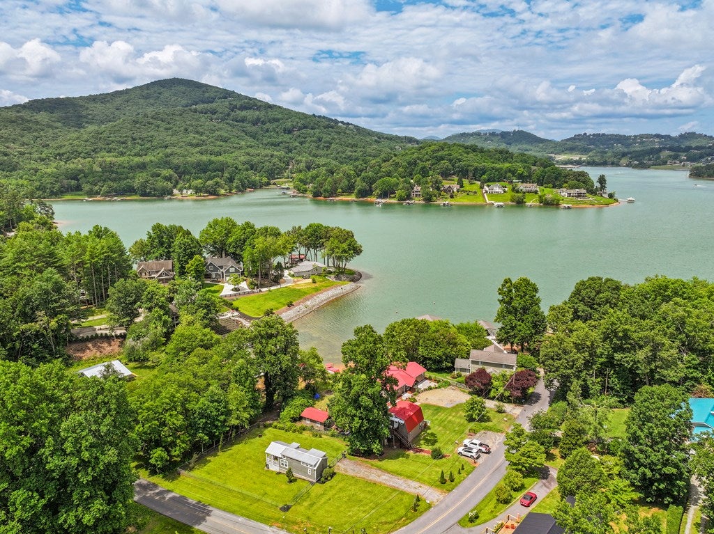 1685 Chatuge Shores