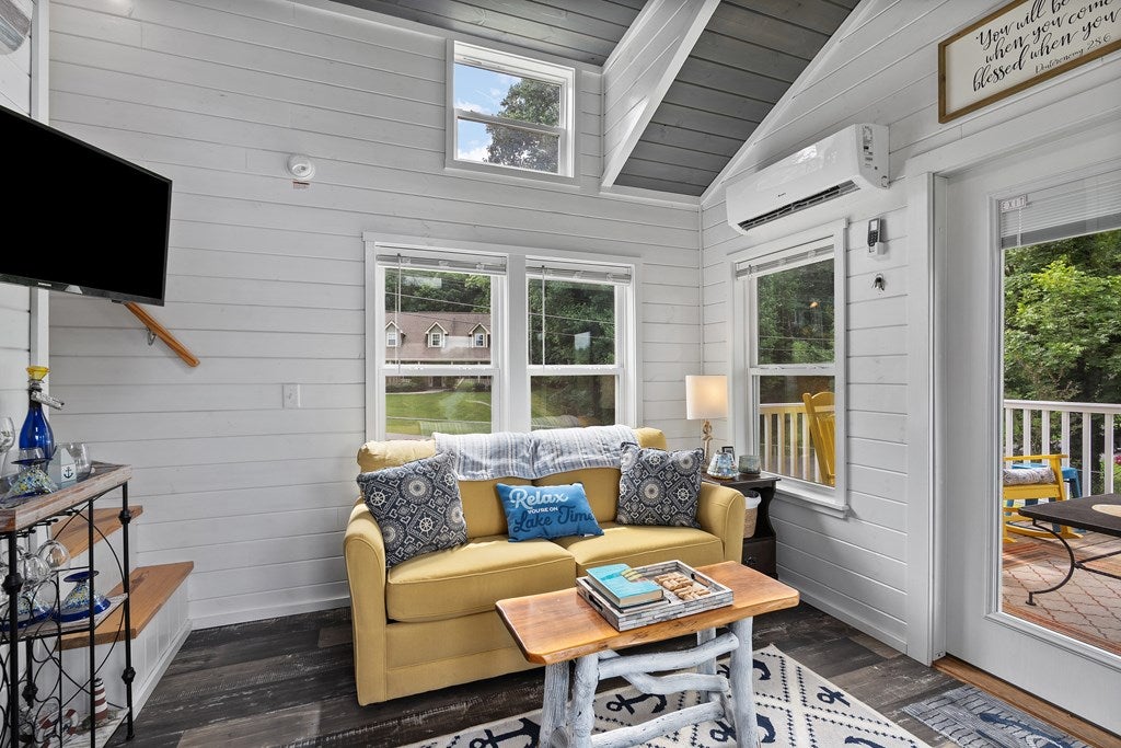 1685 Chatuge Shores