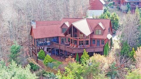 A home in Mineral Bluff