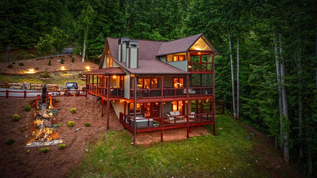 264 Pontoosuc Drive