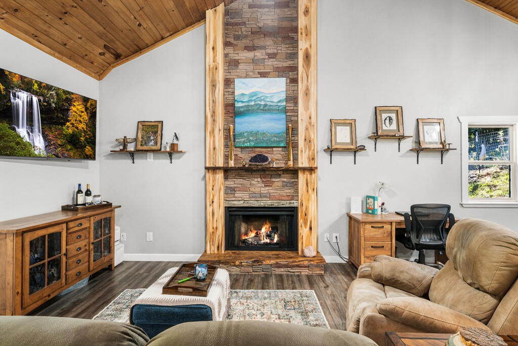 566 Old Cherry Mountain Trail