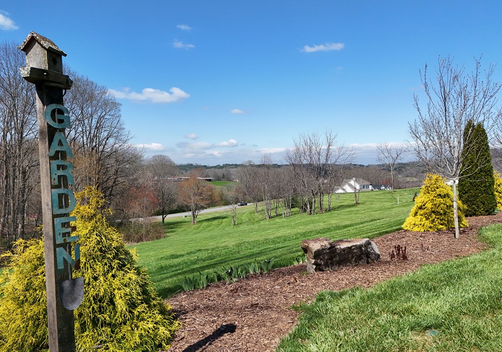 Blairsville, Georgia, 30512, United States, 4 Bedrooms Bedrooms, ,5 BathroomsBathrooms,Residential,Active,2030938
