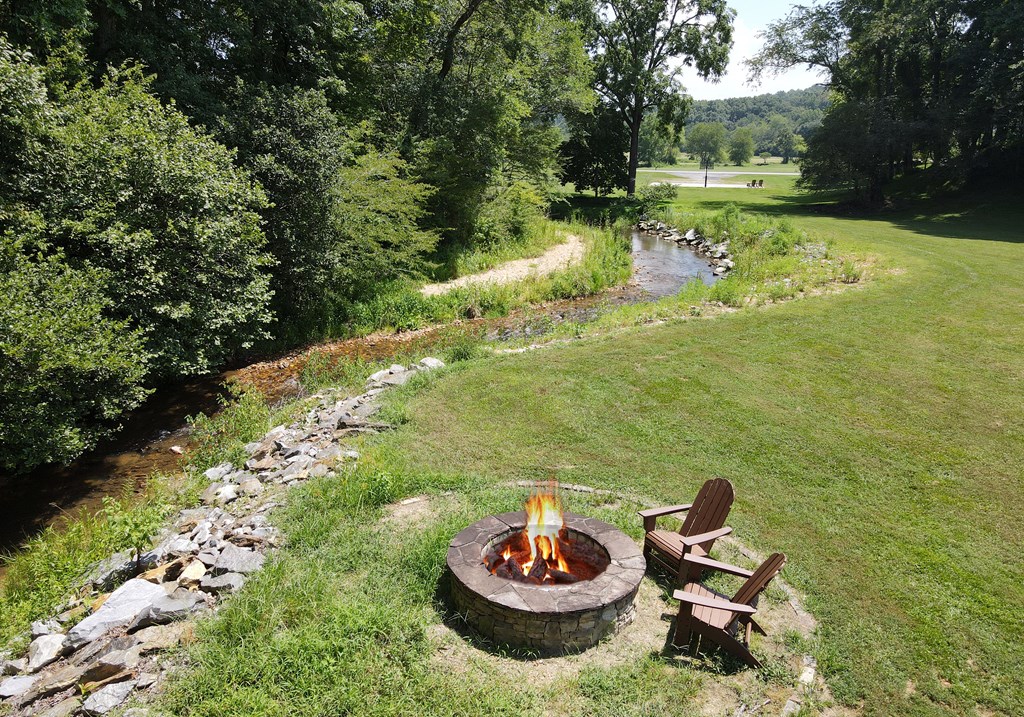 Blairsville, Georgia, 30512, United States, 4 Bedrooms Bedrooms, ,5 BathroomsBathrooms,Residential,Active,2030938