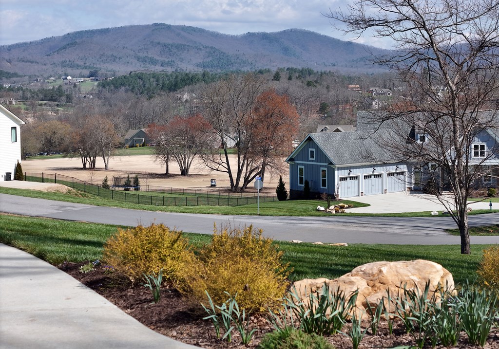Blairsville, Georgia, 30512, United States, 4 Bedrooms Bedrooms, ,5 BathroomsBathrooms,Residential,Active,2030938