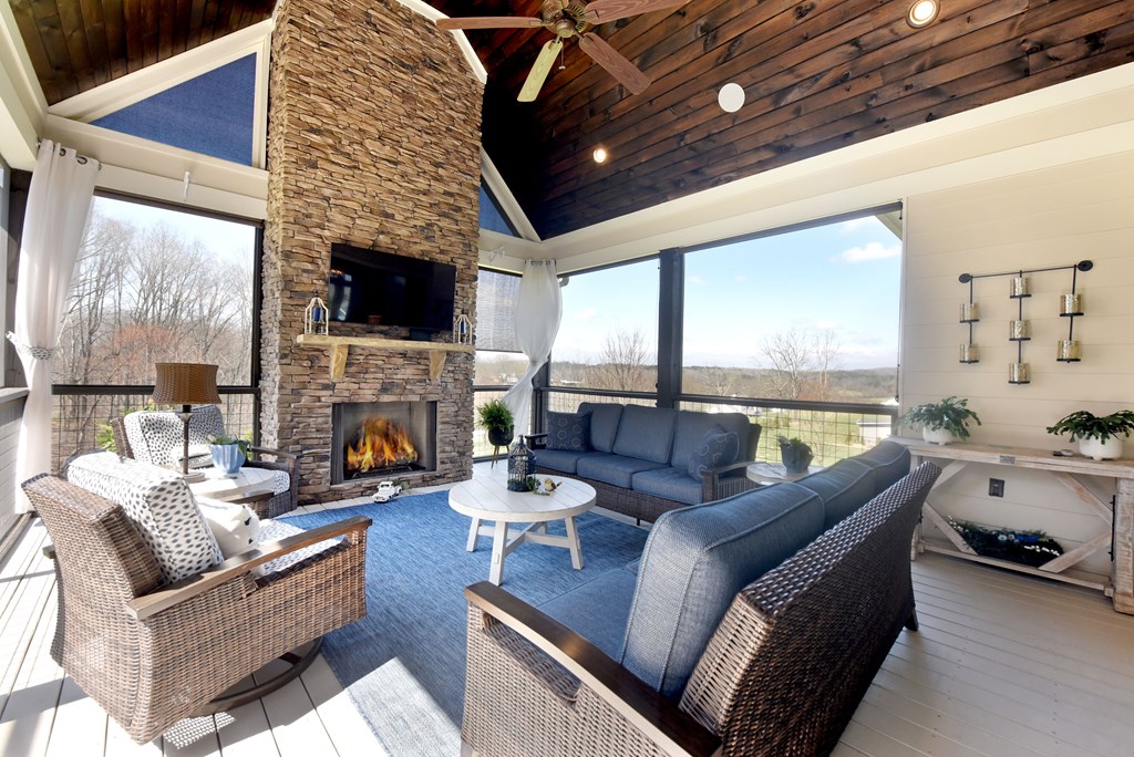 Blairsville, Georgia, 30512, United States, 4 Bedrooms Bedrooms, ,5 BathroomsBathrooms,Residential,Active,2030938