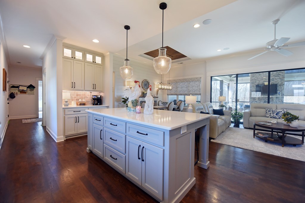 Blairsville, Georgia, 30512, United States, 4 Bedrooms Bedrooms, ,5 BathroomsBathrooms,Residential,Active,2030938