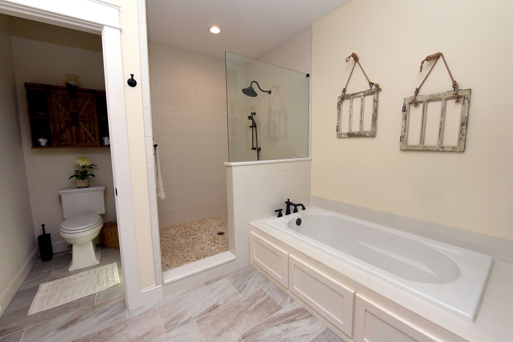 Blairsville, Georgia, 30512, United States, 4 Bedrooms Bedrooms, ,5 BathroomsBathrooms,Residential,Active,2030938