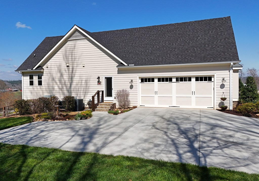 Blairsville, Georgia, 30512, United States, 4 Bedrooms Bedrooms, ,5 BathroomsBathrooms,Residential,Active,2030938