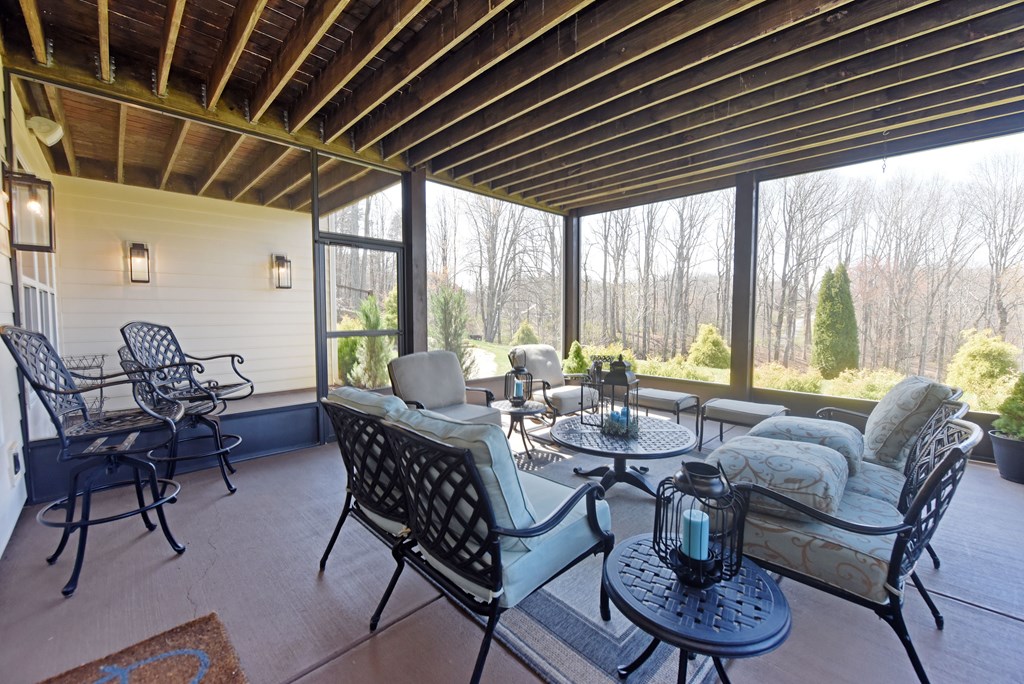 Blairsville, Georgia, 30512, United States, 4 Bedrooms Bedrooms, ,5 BathroomsBathrooms,Residential,Active,2030938