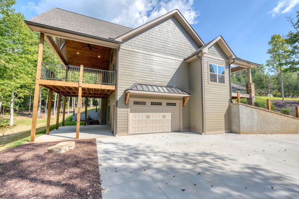 2079 Almont Road
