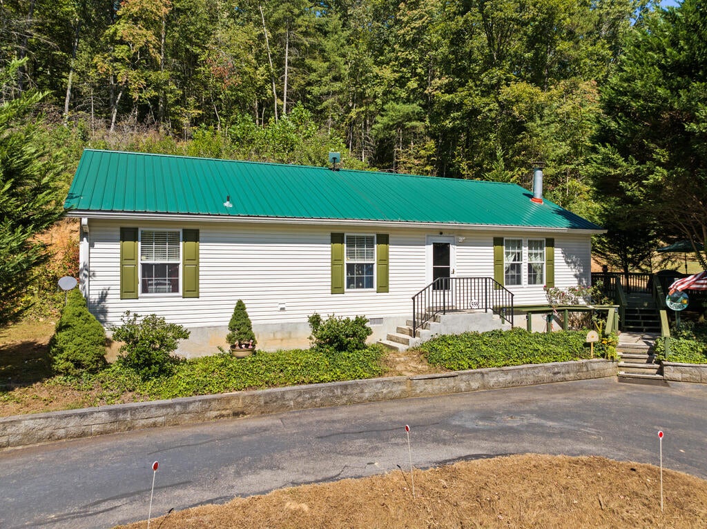 559 Misty River Circle