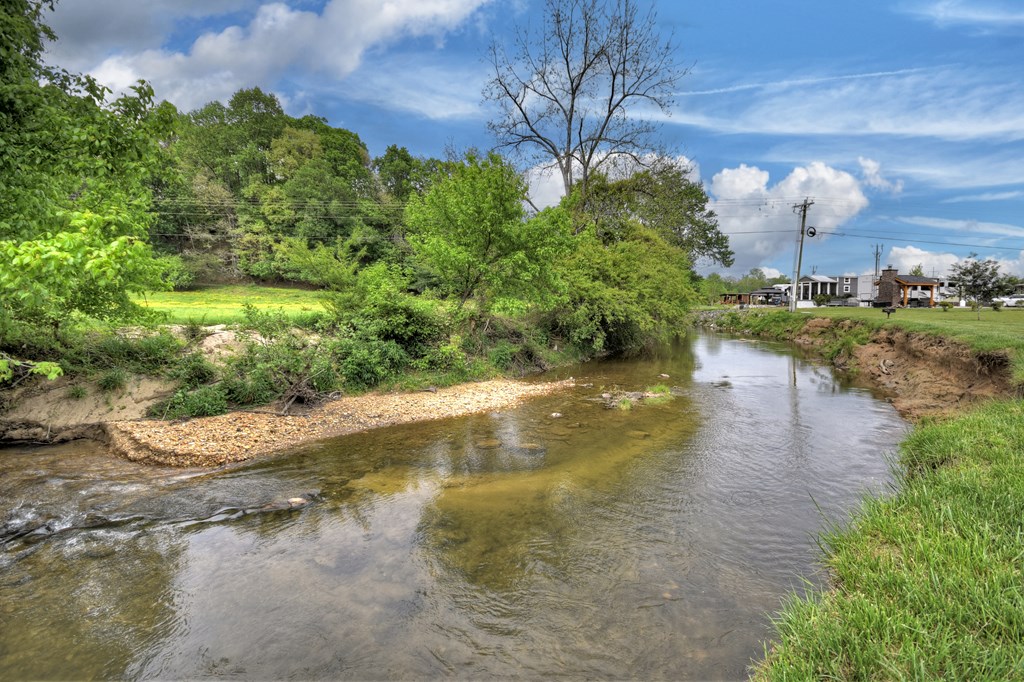 35 Mountain Meadows Circle