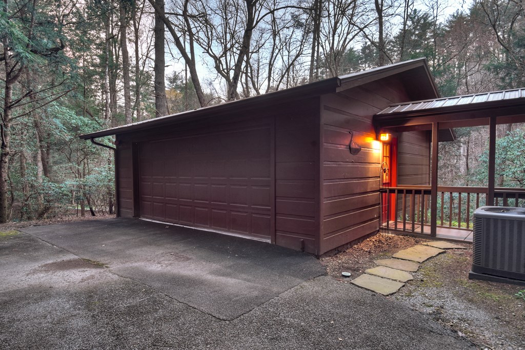 Cherry Log, Georgia, 30522, United States, 4 Bedrooms Bedrooms, ,4 BathroomsBathrooms,Residential,Active,2031430