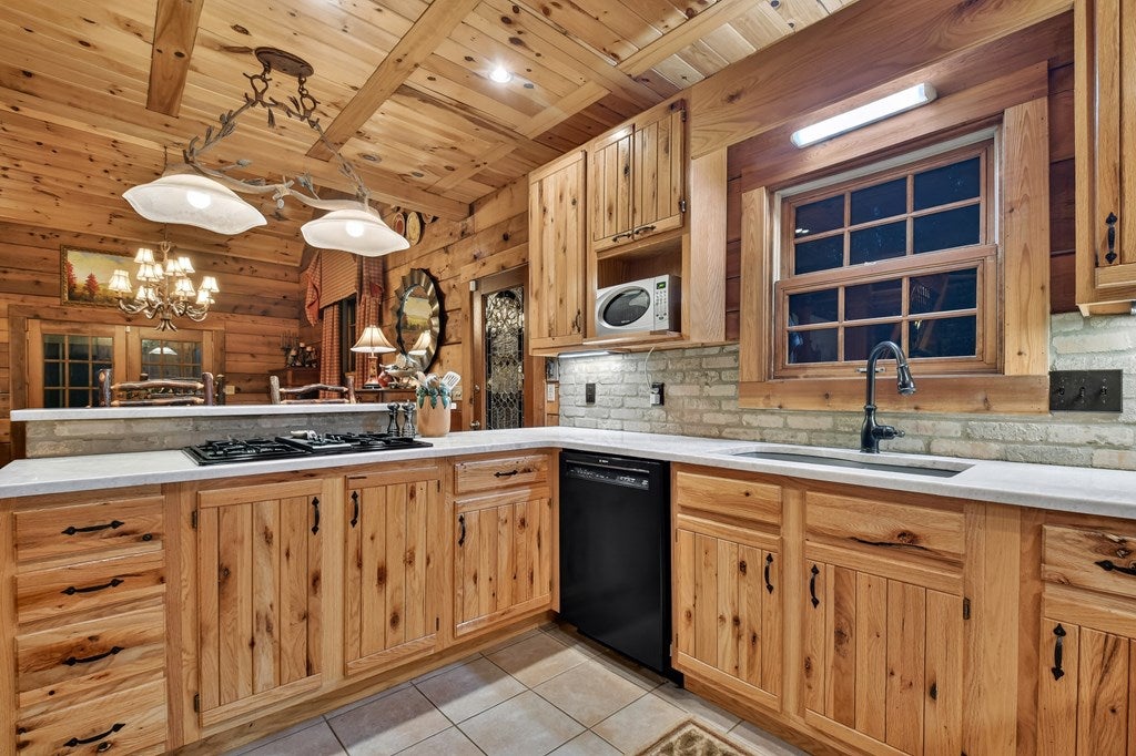 Cherry Log, Georgia, 30522, United States, 4 Bedrooms Bedrooms, ,4 BathroomsBathrooms,Residential,Active,2031430