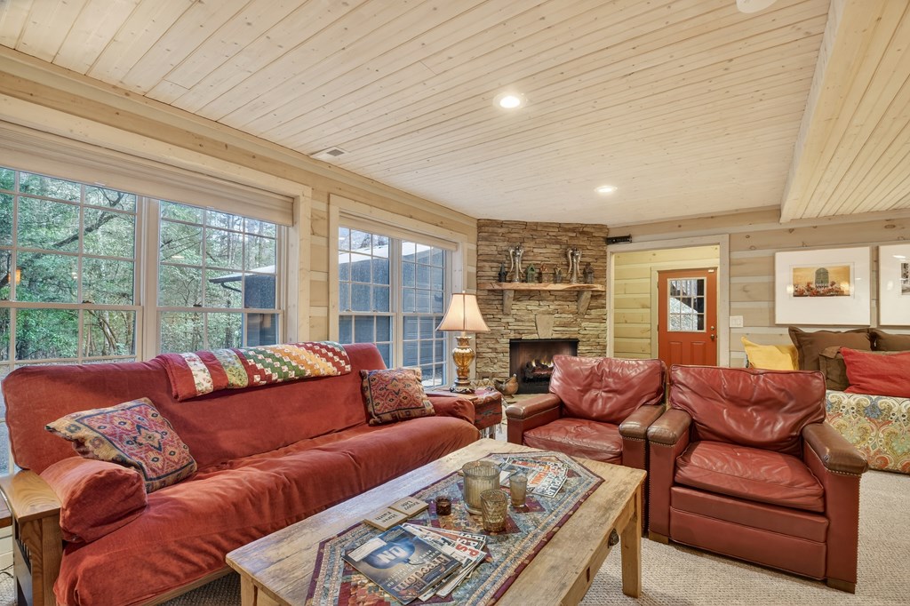 Cherry Log, Georgia, 30522, United States, 4 Bedrooms Bedrooms, ,4 BathroomsBathrooms,Residential,Active,2031430