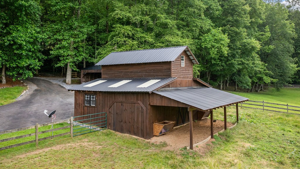 Blue Ridge, Georgia, 30513, United States, 3 Bedrooms Bedrooms, ,4 BathroomsBathrooms,Residential,Active,2008330