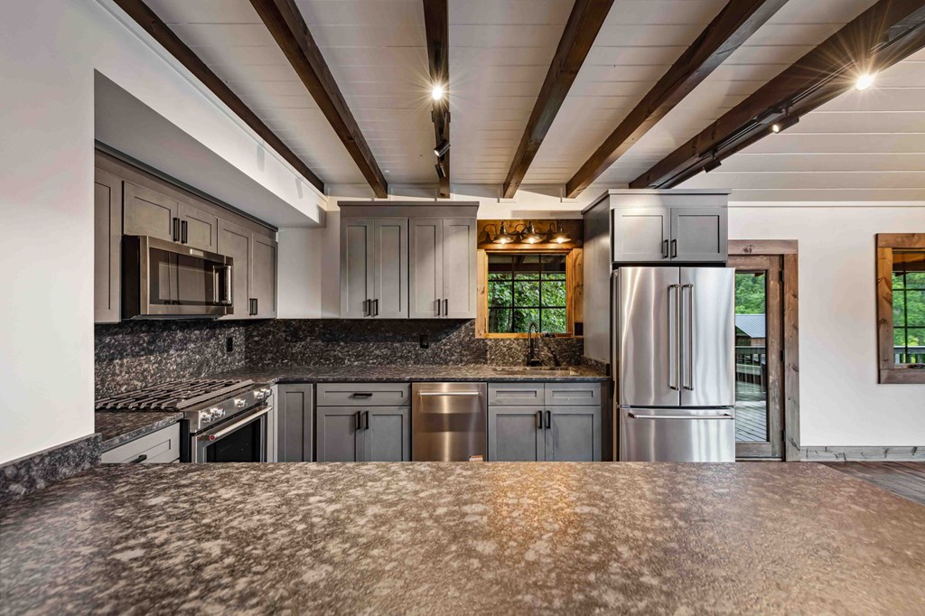 Blue Ridge, Georgia, 30513, United States, 3 Bedrooms Bedrooms, ,4 BathroomsBathrooms,Residential,Active,2008330