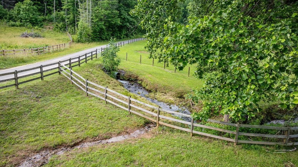 Blue Ridge, Georgia, 30513, United States, 3 Bedrooms Bedrooms, ,4 BathroomsBathrooms,Residential,Active,2008330