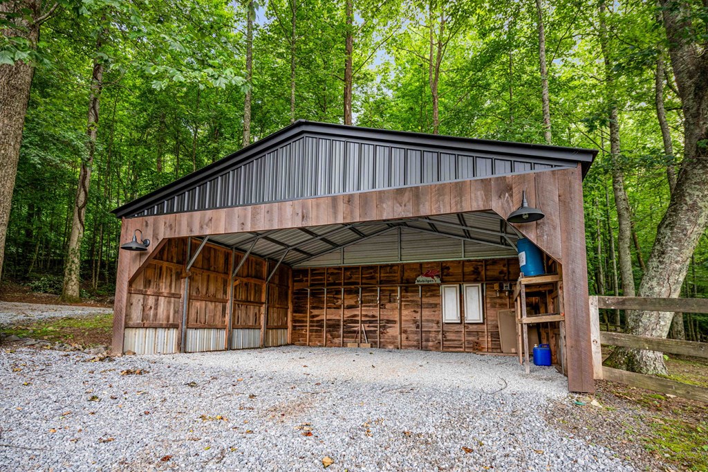 Blue Ridge, Georgia, 30513, United States, 3 Bedrooms Bedrooms, ,4 BathroomsBathrooms,Residential,Active,2008330