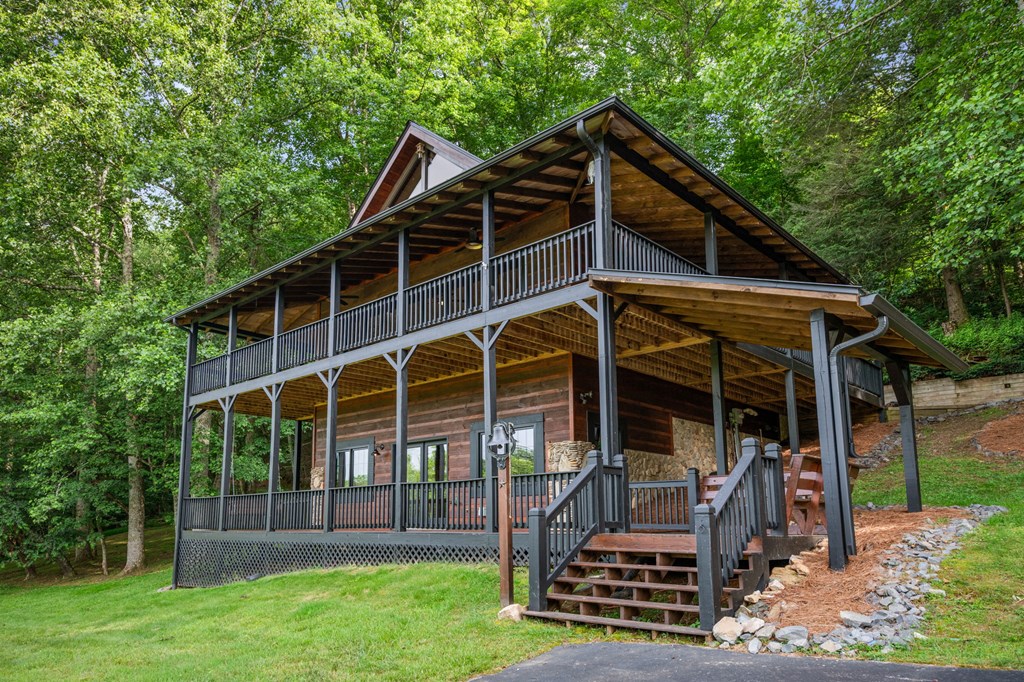 Blue Ridge, Georgia, 30513, United States, 3 Bedrooms Bedrooms, ,4 BathroomsBathrooms,Residential,Active,2008330