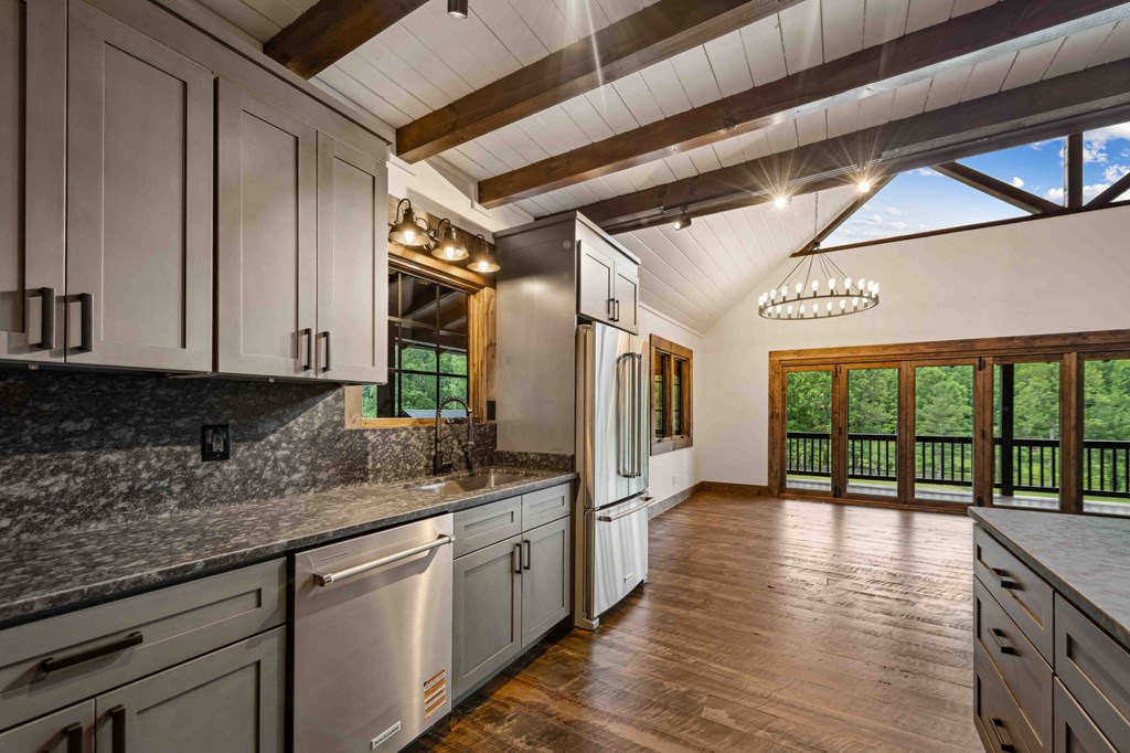 Blue Ridge, Georgia, 30513, United States, 3 Bedrooms Bedrooms, ,4 BathroomsBathrooms,Residential,Active,2008330