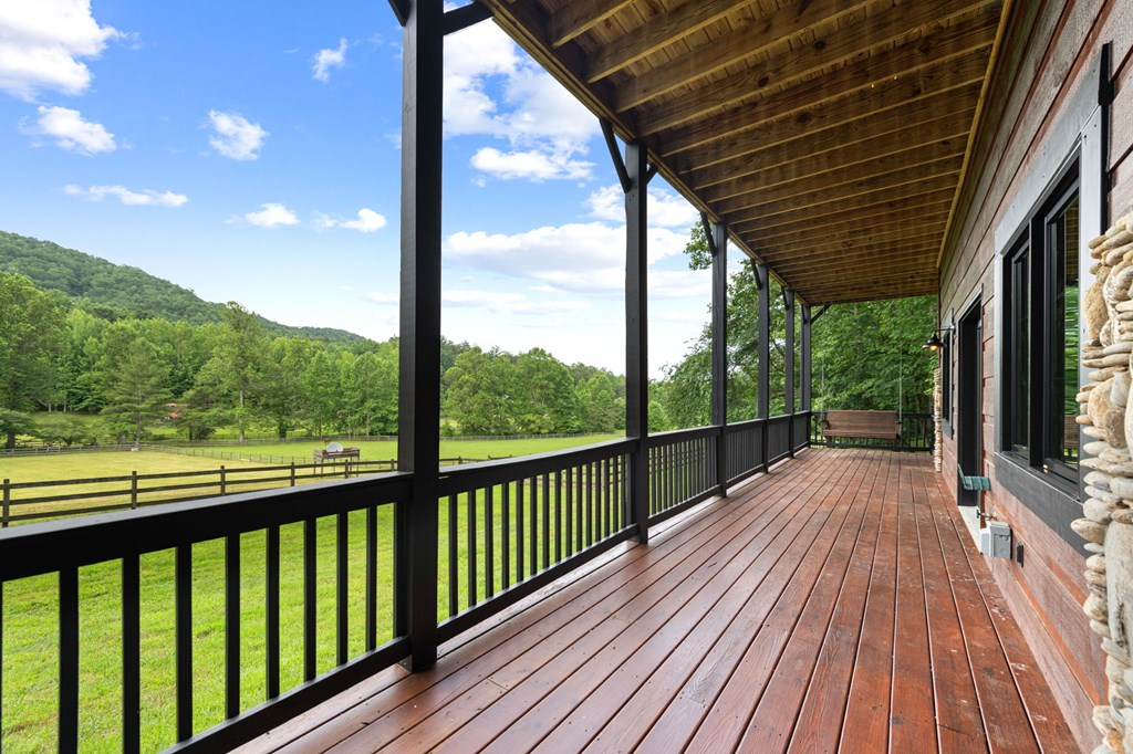 Blue Ridge, Georgia, 30513, United States, 3 Bedrooms Bedrooms, ,4 BathroomsBathrooms,Residential,Active,2008330