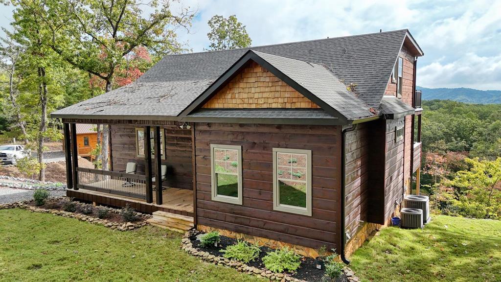 252 Crabapple Lane