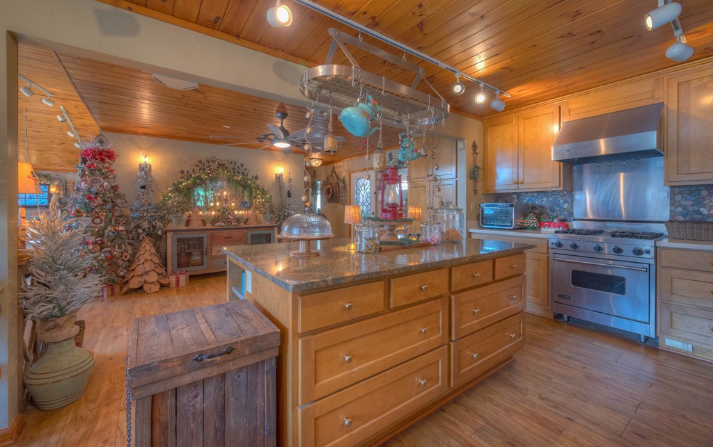 2875 Hickory Cove Lane