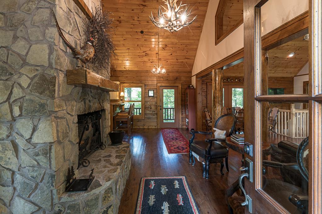 399 Vineyard Creek Way