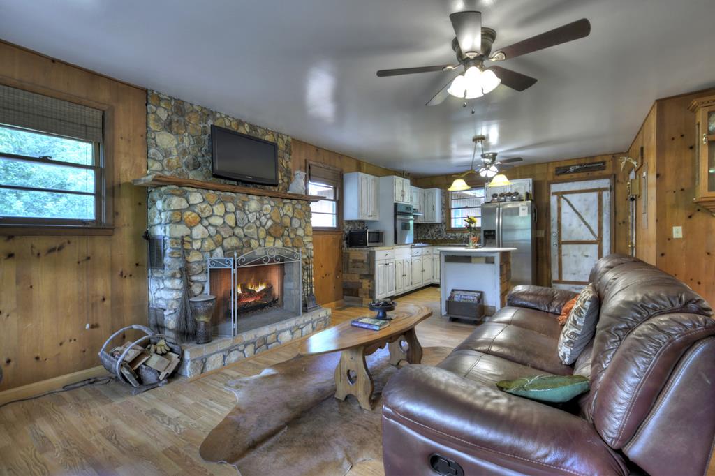 3006 Doublehead Gap Road