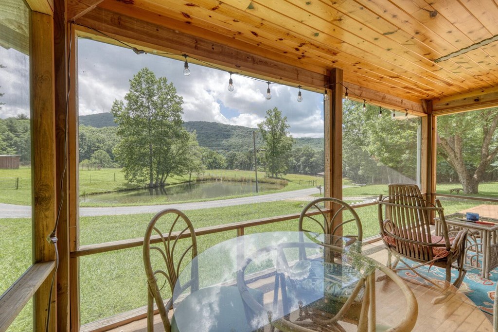 3291 Moccasin Creek Road