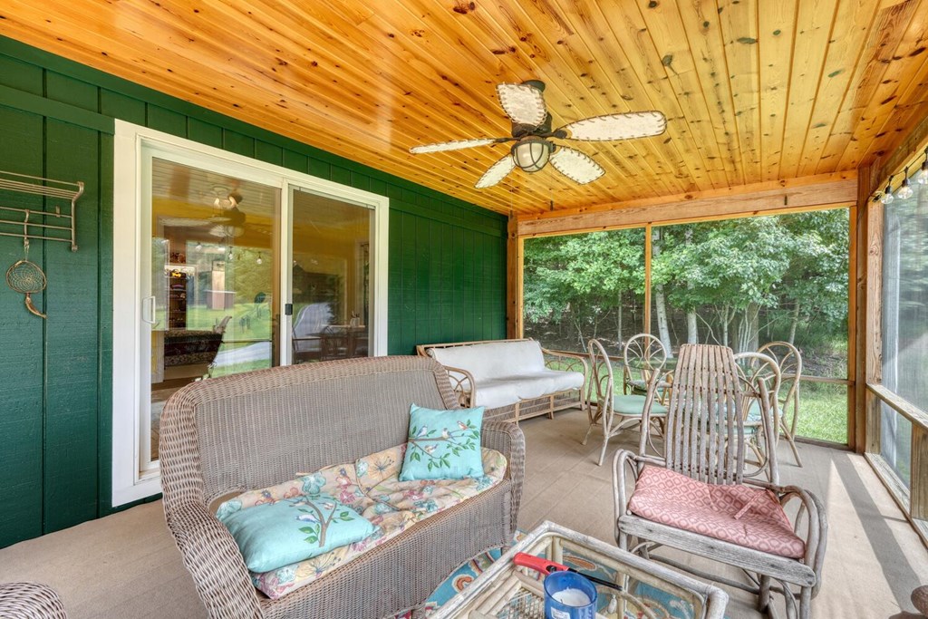 3291 Moccasin Creek Road