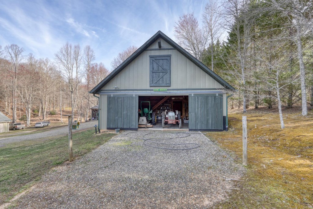 658 Ray Lewis Road