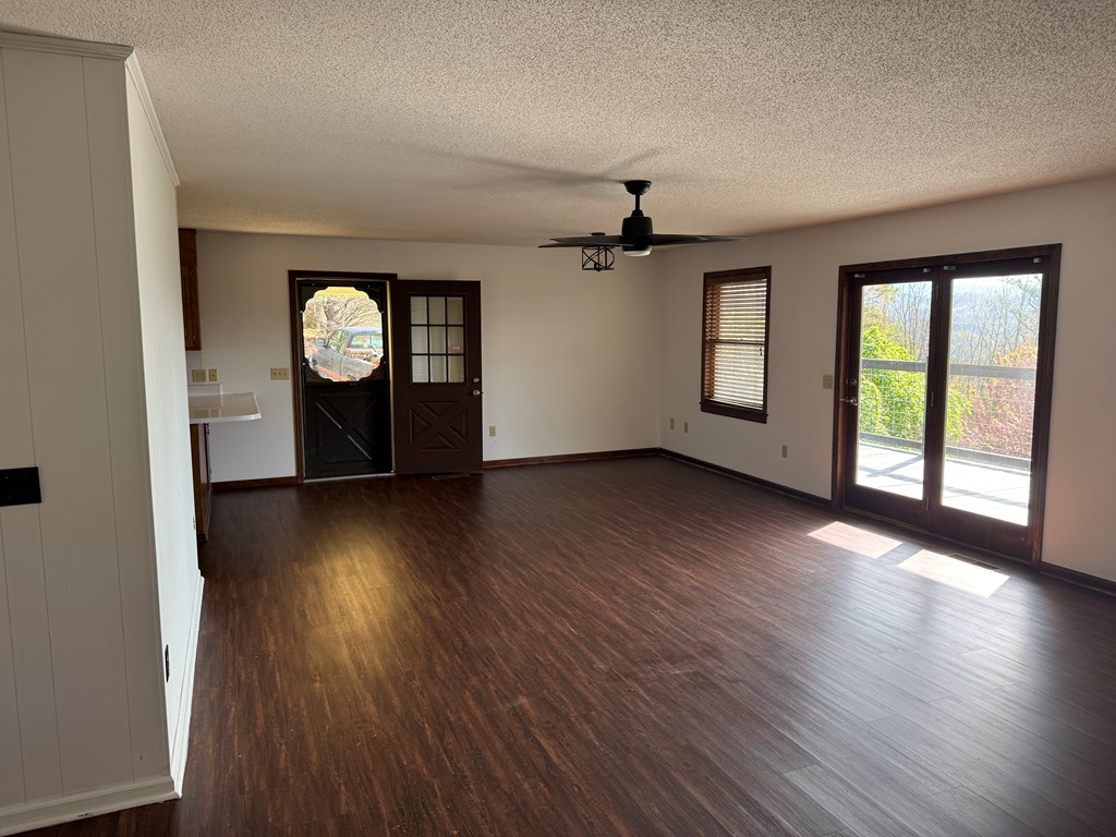 558 Old Dyer Road