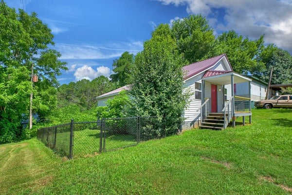 183 MAIN ST, COPPERHILL, TN 37317 - Image 1eba0aae0ca15b5aeff75b86de9c5df9/2974447501