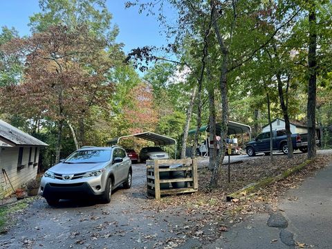 A home in Hiawassee