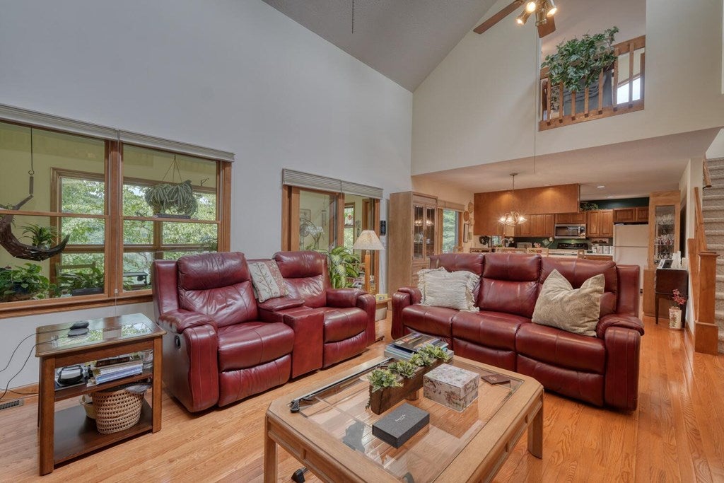 Blairsville, Georgia, 30512, United States, 3 Bedrooms Bedrooms, ,3 BathroomsBathrooms,Residential,Active,1877859
