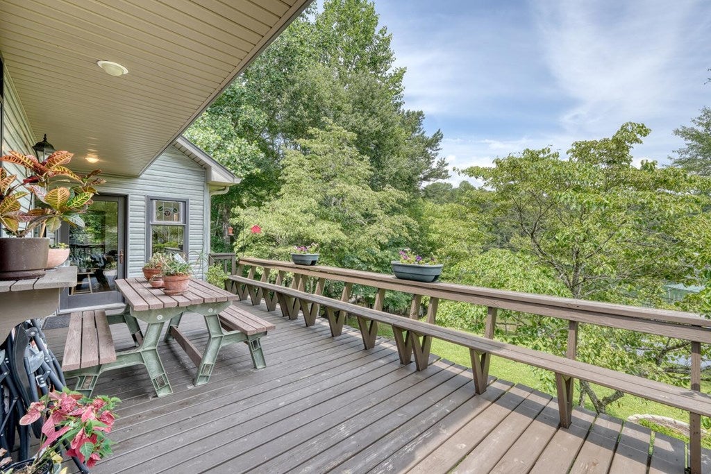 Blairsville, Georgia, 30512, United States, 3 Bedrooms Bedrooms, ,3 BathroomsBathrooms,Residential,Active,1877859