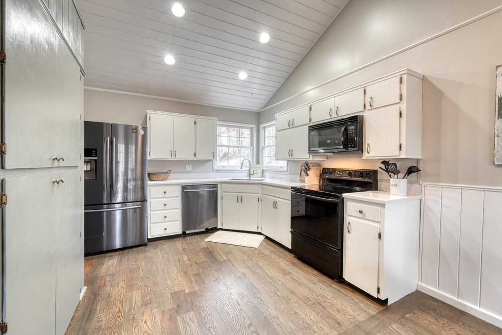 Blairsville, Georgia, 30512, United States, 4 Bedrooms Bedrooms, ,4 BathroomsBathrooms,Residential,Active,2029708