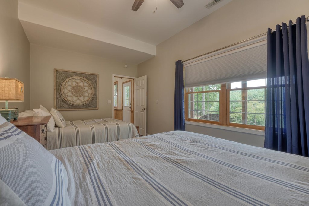 Blairsville, Georgia, 30512, United States, 4 Bedrooms Bedrooms, ,4 BathroomsBathrooms,Residential,Active,2029708