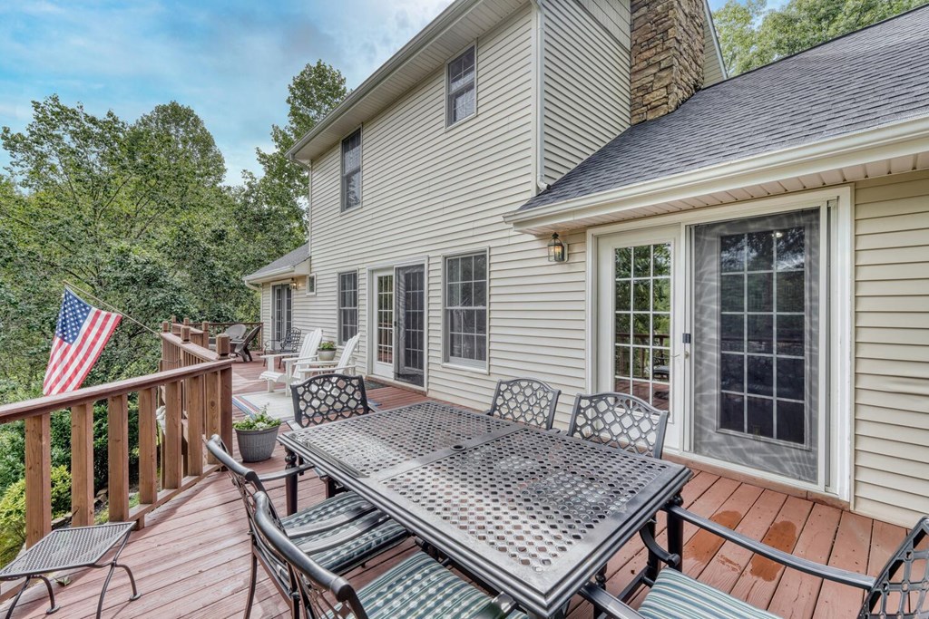 Blairsville, Georgia, 30512, United States, 4 Bedrooms Bedrooms, ,4 BathroomsBathrooms,Residential,Active,2029708
