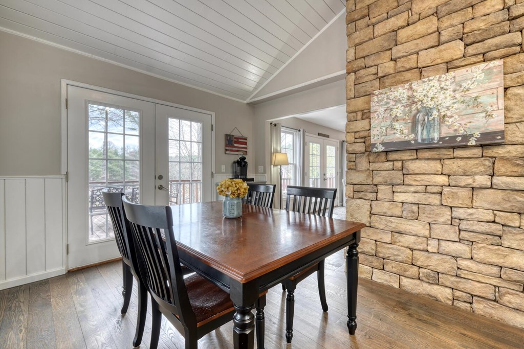 Blairsville, Georgia, 30512, United States, 4 Bedrooms Bedrooms, ,4 BathroomsBathrooms,Residential,Active,2029708