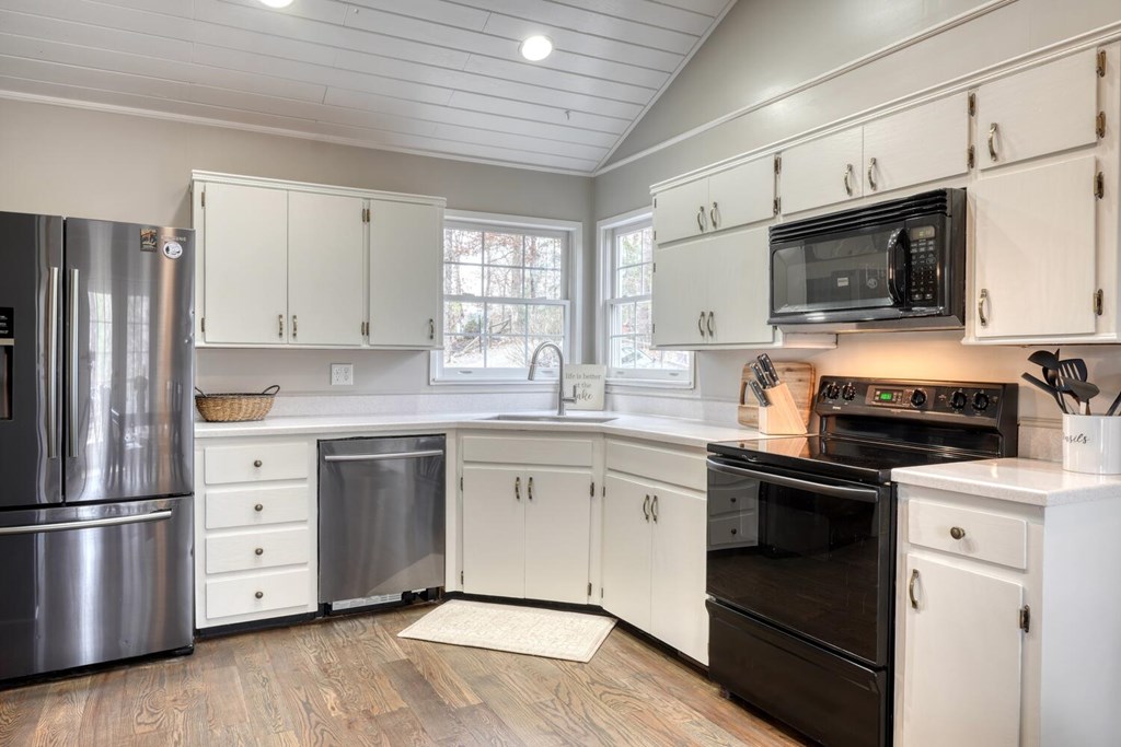 Blairsville, Georgia, 30512, United States, 4 Bedrooms Bedrooms, ,4 BathroomsBathrooms,Residential,Active,2029708