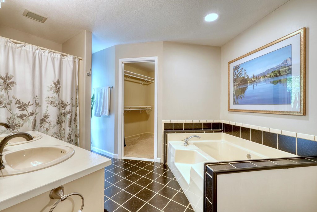 Blairsville, Georgia, 30512, United States, 4 Bedrooms Bedrooms, ,4 BathroomsBathrooms,Residential,Active,2029708