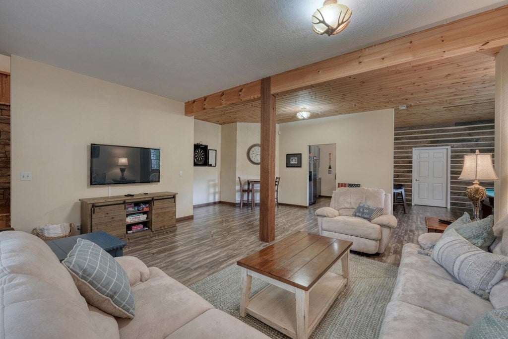Blairsville, Georgia, 30512, United States, 4 Bedrooms Bedrooms, ,4 BathroomsBathrooms,Residential,Active,2029708