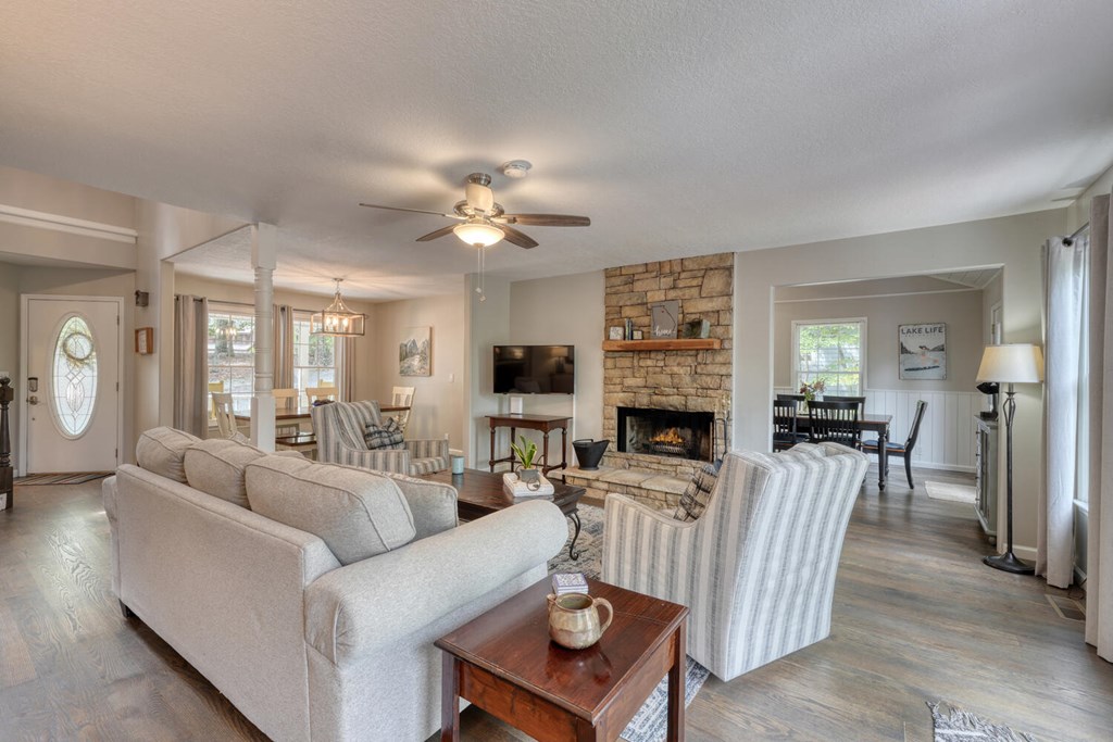 Blairsville, Georgia, 30512, United States, 4 Bedrooms Bedrooms, ,4 BathroomsBathrooms,Residential,Active,2029708