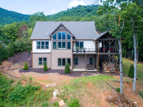 A home in Hiawassee