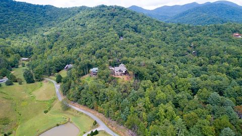 A home in Hiawassee